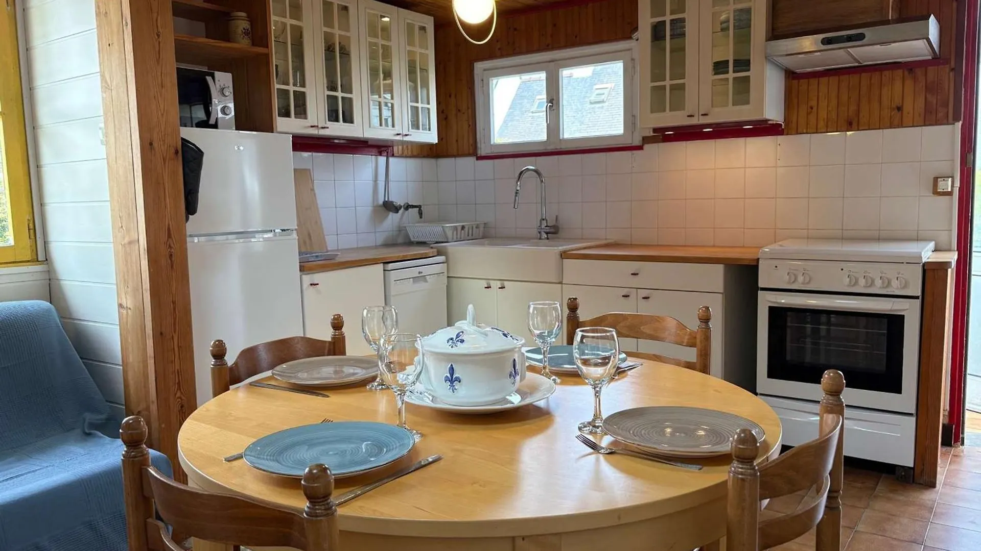 Maison De Pecheur Charmante Avec Parking Sur L'Ile Grande - Fr-1-542-72 Pleumeur-Bodou Nyaraló